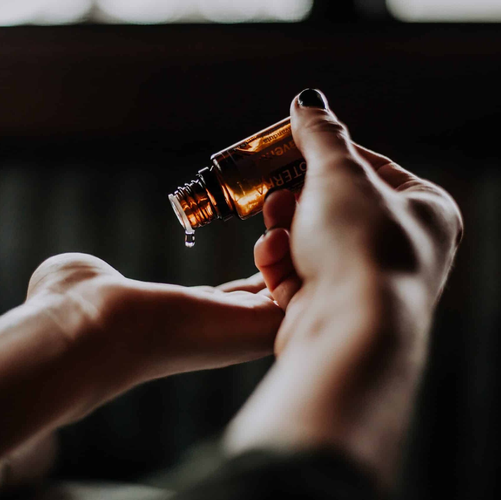 Detox massage tips with essential oils